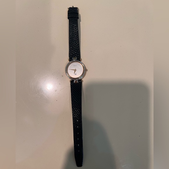 GUCCI * 4500L Quartz Watch - Picture 3 of 9